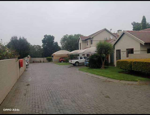 2 BEDROOM HOUSE FOR SALE IN VAALPARK